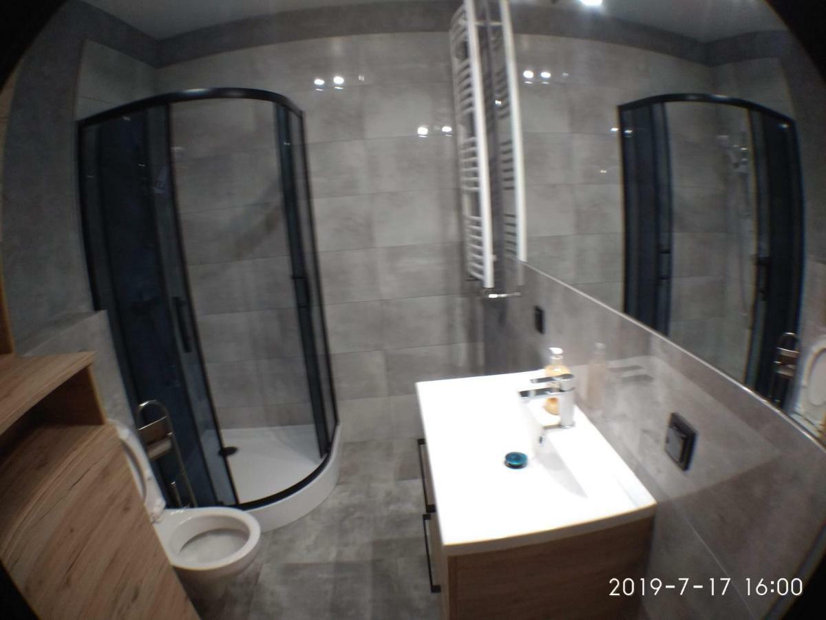 1120 Smialego 41 - Tanie Pokoje W Apartamencie - Samodzielne Zameldowanie - Self Check In Poznan Exterior foto
