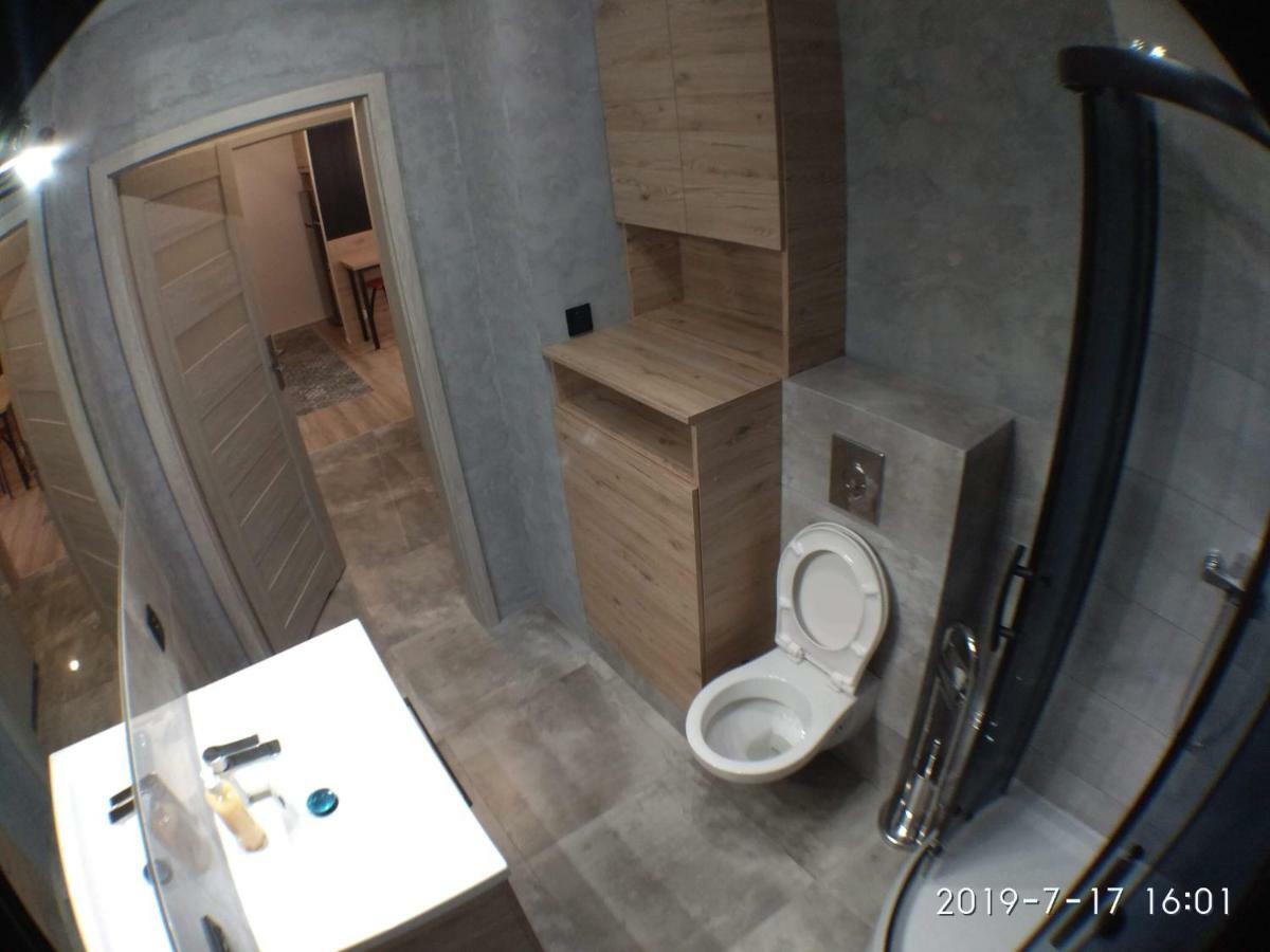 1120 Smialego 41 - Tanie Pokoje W Apartamencie - Samodzielne Zameldowanie - Self Check In Poznan Exterior foto
